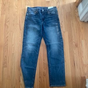 Mens NWT American Eagle Jeans size 32/34. Original straight. Next level flex.